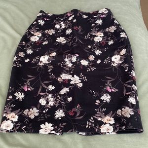 Women's Skirts Beautiful and very good condition